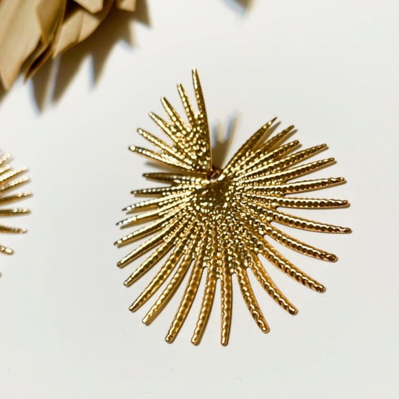 Gold Radiation earrings - Picture 7 of 8